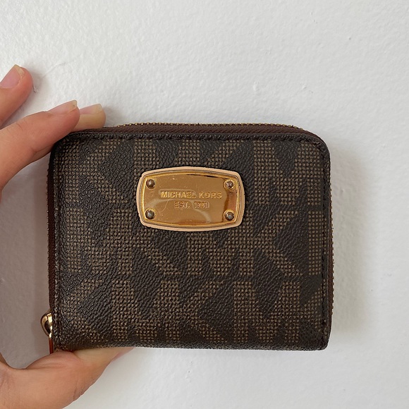 Michael Kors Wallet - Picture 1 of 8